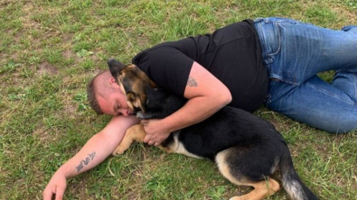 Illustration : "Un homme doit verser une rançon aux kidnappeurs de son chien s’il souhaite le revoir un jour"